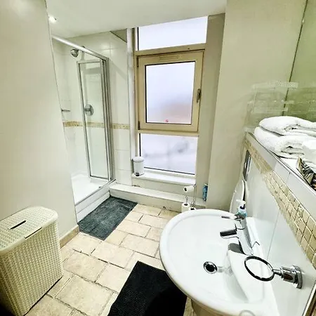 Leeds Centre Penthouse W/ Wrap Round Balcony * Leeds (West Yorkshire)
