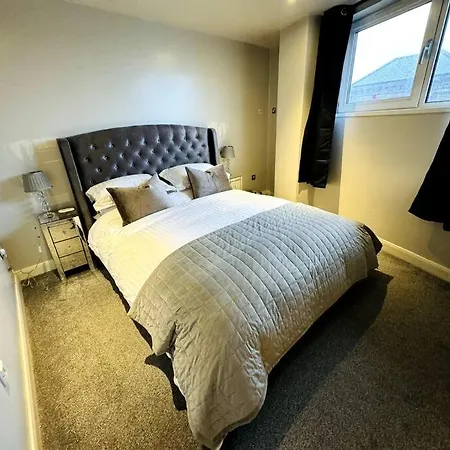 Leeds Centre Penthouse W/ Wrap Round Balcony Leeds (West Yorkshire)